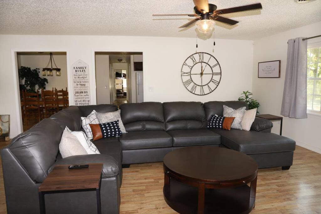 3 Bedroom Vacation Home Next To Silver Dollar City Branson Eksteriør billede