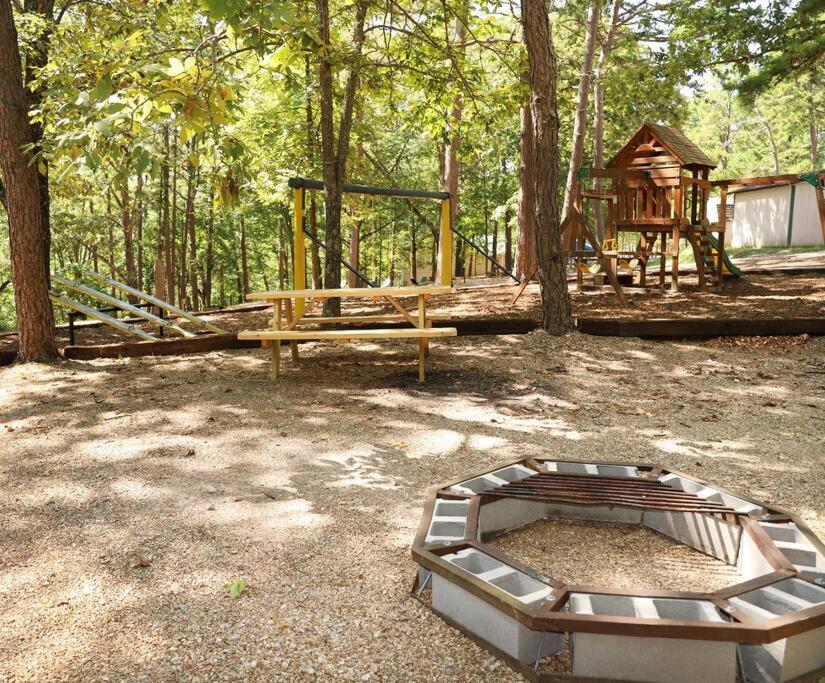 3 Bedroom Vacation Home Next To Silver Dollar City Branson Eksteriør billede
